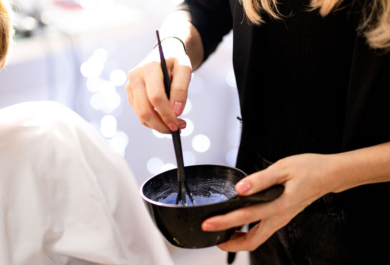 Farbmessung: successful hair (de)coloring