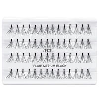 Einzelne falsche Wimpern in mittleren B&uuml;scheln